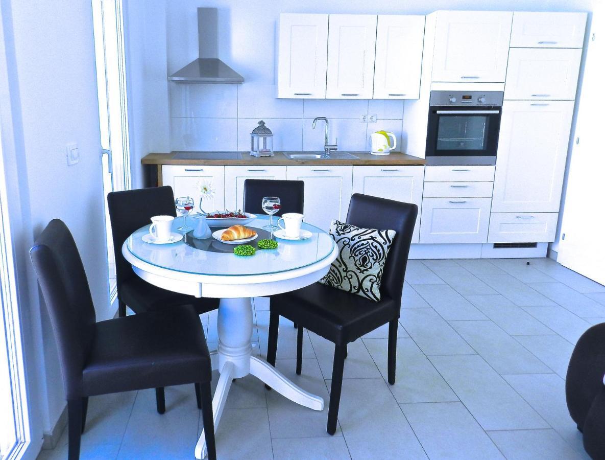 Diamant Apartments Baška Voda Exteriör bild