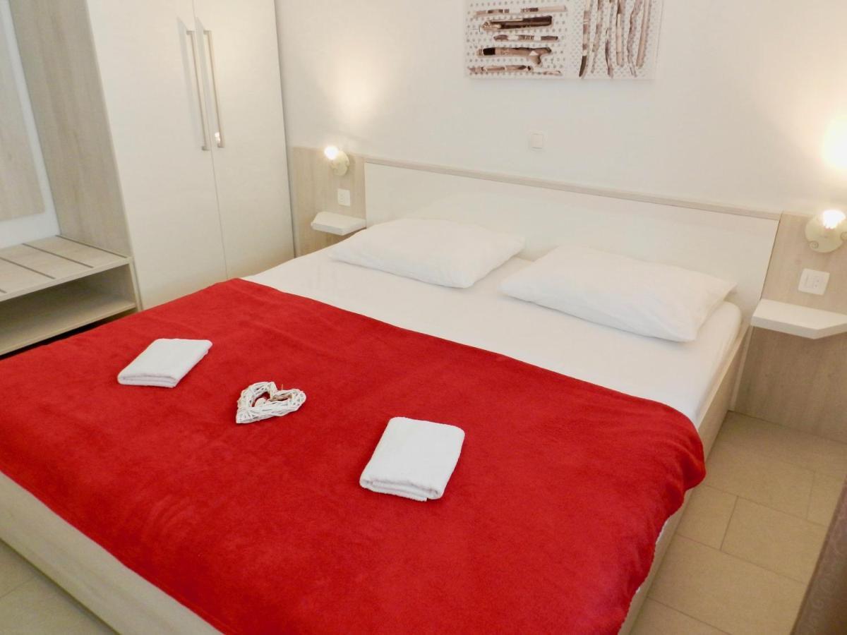 Diamant Apartments Baška Voda Exteriör bild
